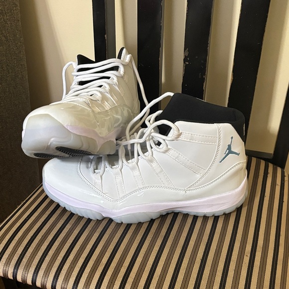 Jordan Athletic Shoes White and Black